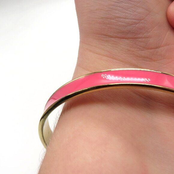 Vera Bradley Bracelet Pink Enamel Gold Tone Bangle Bubblegum Barbie Signed - Picture 3 of 6